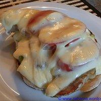 Schweinerückensteak-Toast mit Camembert