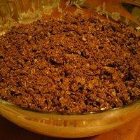 Schichtdessert mit Kirschen und Schoko-Crunch
