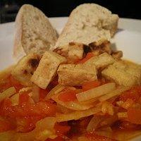 Tofu mit Ingwer-Tomaten-Sauce