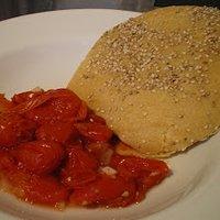 Marokkanisches Fladenbrot mit Tomaten-Chutney