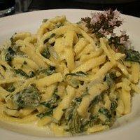 Spätzle mit Kräutersauce