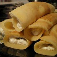Mit Kräuterquark gefüllte Crepes