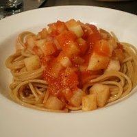 Nudeln mit Kohlrabi-Tomatensauce