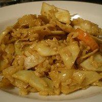 Indische Weißkohl-Reis-Pfanne