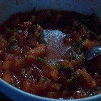Gehackte Tomaten mit Kräutern