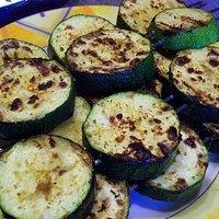Zucchinischeiben – gegrillt