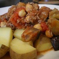 Auberginentopf mit Kartoffeln