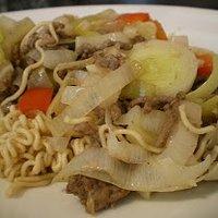 Chili-Hack-Pfanne mit Mie-Nudeln