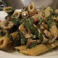 Champignon-Spinat-Pfanne mit Nudeln