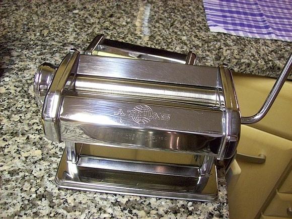 Handbetriebene Nudelmaschine