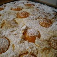 Blechkuchen mit Pfirsichen