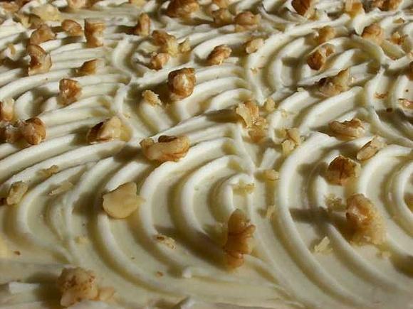 Karottenkuchen mit Butter-Frischkäsecreme