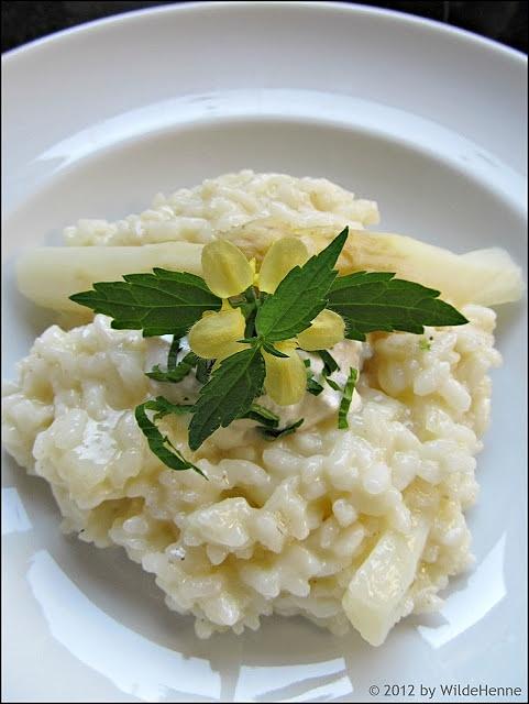 Spargelrisotto mit Wildkräuter-Ricotta