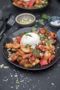 Gemüsepfanne mit burrata: ein hoch auf die sommerküche