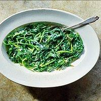 Rezept von david haliva: warmer spinatsalat mit joghurtdressing