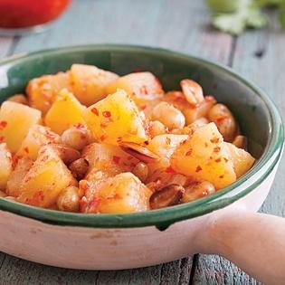 Scharfes Ananas-Erdnuss-Pickle im asiatischen Stil
