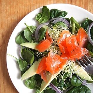 Avocadosalat mit Lachs