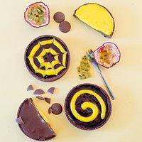 Rezept von aurélie bastian: passionsfrucht-schokoladen-tartelettes