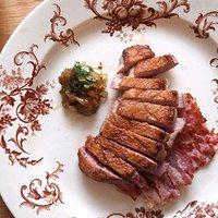 Rezept von angelo sosa: gebratene entenbrust mit pancetta