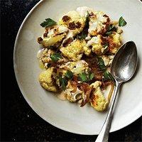 Rezept von max + eli sussmann: gerösteter blumenkohl mit röstzwiebeln