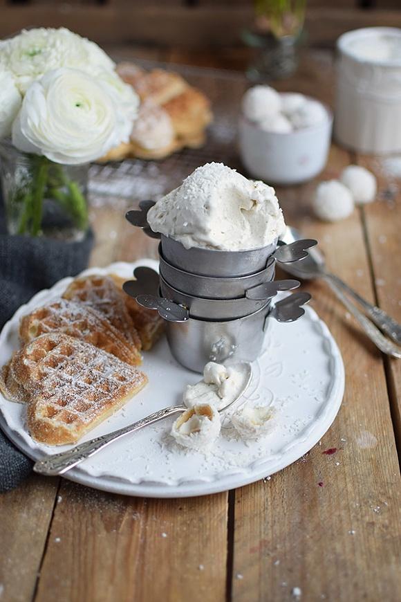 Raffaello Kokoseis und Waffeln
