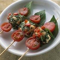 Rezept aus Fingerfood: Mozzarella-Kirschtomaten-Spieße