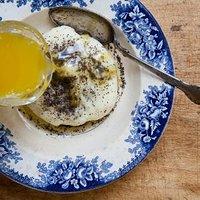 Rezept von sarah wiener: germknödel mit mohn und zwetschgenmus