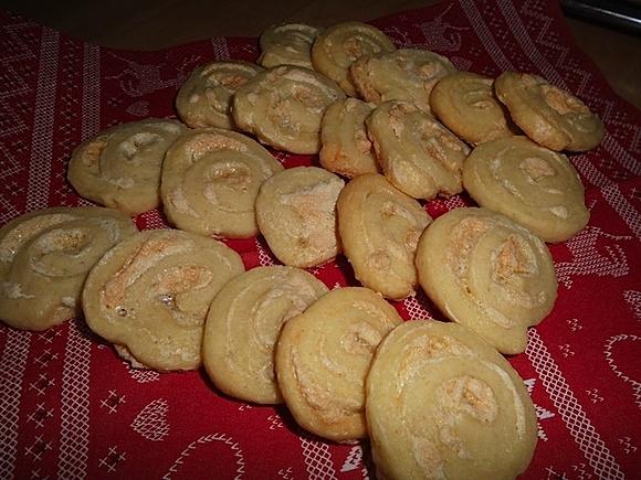 Jitterbugg-Plätzchen mit Baiserfüllung