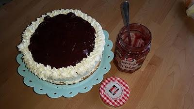 Torte marlene mit kirsch grütze von schwartau