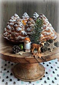 Julgodis / julback nr.3: saffranskaka / safrankuchen mit zitrone, mandeln und cranberries.