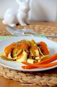 Haddu möhrchen #3: bandnudeln mit möhren und pistazienpesto