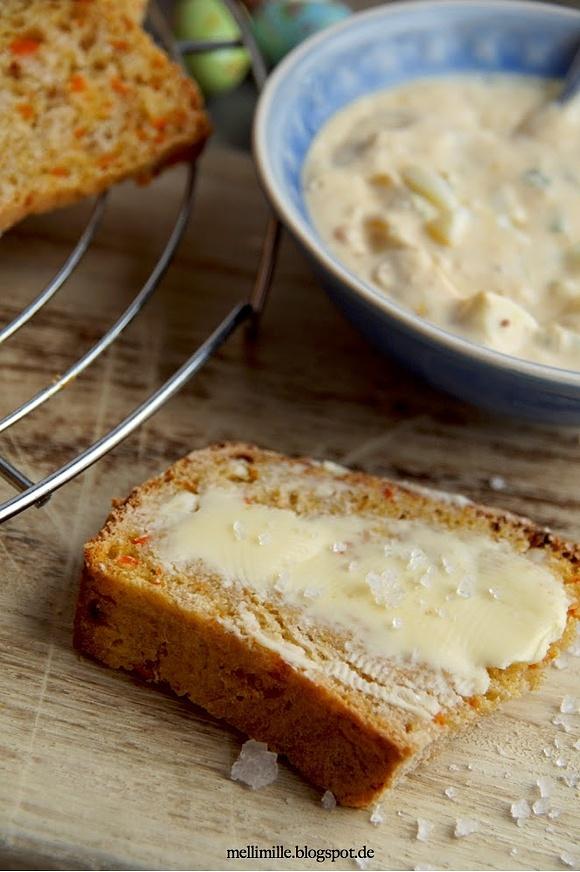 Möhrenbrot mit Ei-Schnittlauch-Aufstrich
