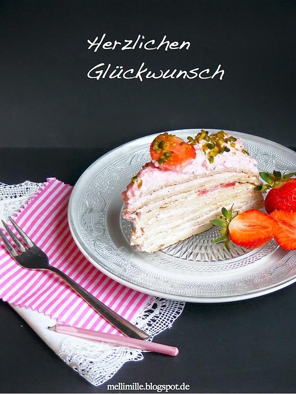 Pfannkuchentorte mit Erdbeercreme