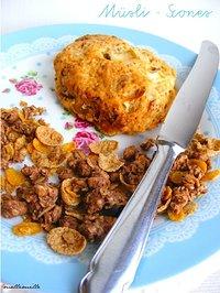 Überraschungspäckchen mit Energie und Müsli-Scones