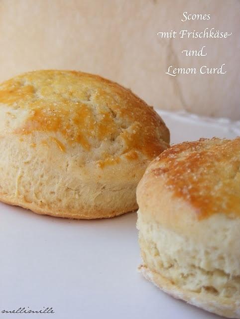 Scones mit frischkäse und lemon curd