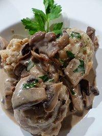 Semmelknödel in Schwammerlsauce