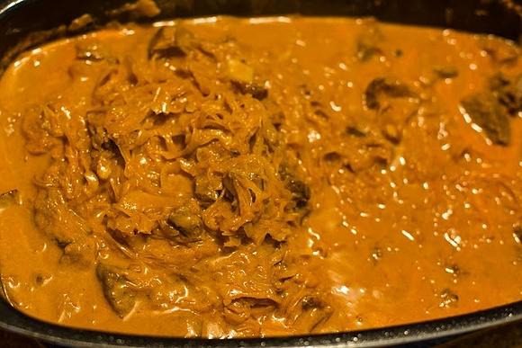 Gulasch mit Sauerkraut