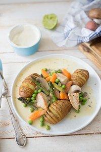 Blanquette mit Frühlingsgemüse und Fächerkartoffeln
