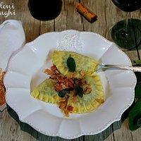 In jeder Beziehung großartig: Ravioloni di funghi e noci con pancetta affumicata e salvia