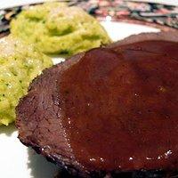 Sua maestà: il brasato al barolo con gnocchi di polenta