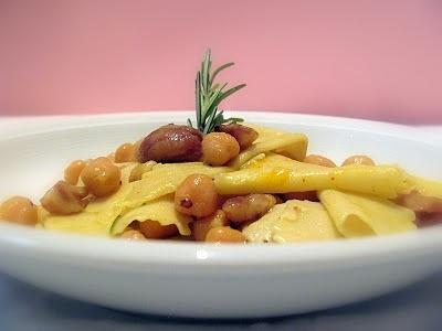 Maltagliati con ceci e castagne
