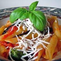 Sizilianischer klassiker: pasta alla norma