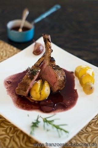 Lammkarree mit Knoblauch und Rosmarin