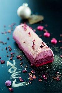 Bûche glacée aux fruits rouges ( geeiste Rote-Beeren-Bûche)