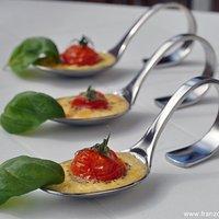 Crèmes brûlées salées à la tomate (salzige Crèmes brûlées mit Tomaten)