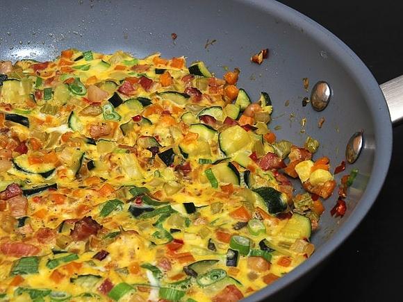 Sommerliche Frittata schnell zubereiten